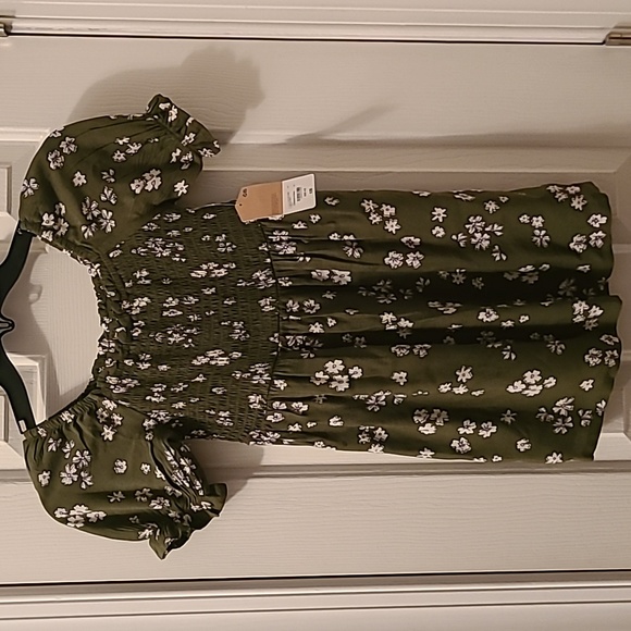 THEREABOUTS GIRLS GREEN & WHITE FLORAL SMOCKING DRESS SIZE XXS 4/5 - Picture 1 of 11